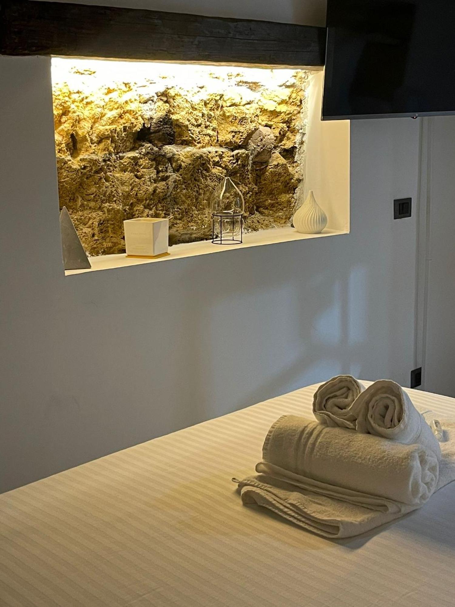 Stationsuite N5 Spa Privata Idromassaggio & Wifi Zona Centrale Vicino Alla Stazione Palermo Exterior foto