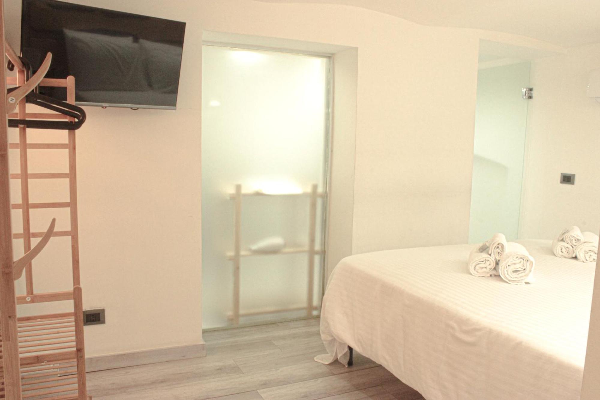 Stationsuite N5 Spa Privata Idromassaggio & Wifi Zona Centrale Vicino Alla Stazione Palermo Exterior foto
