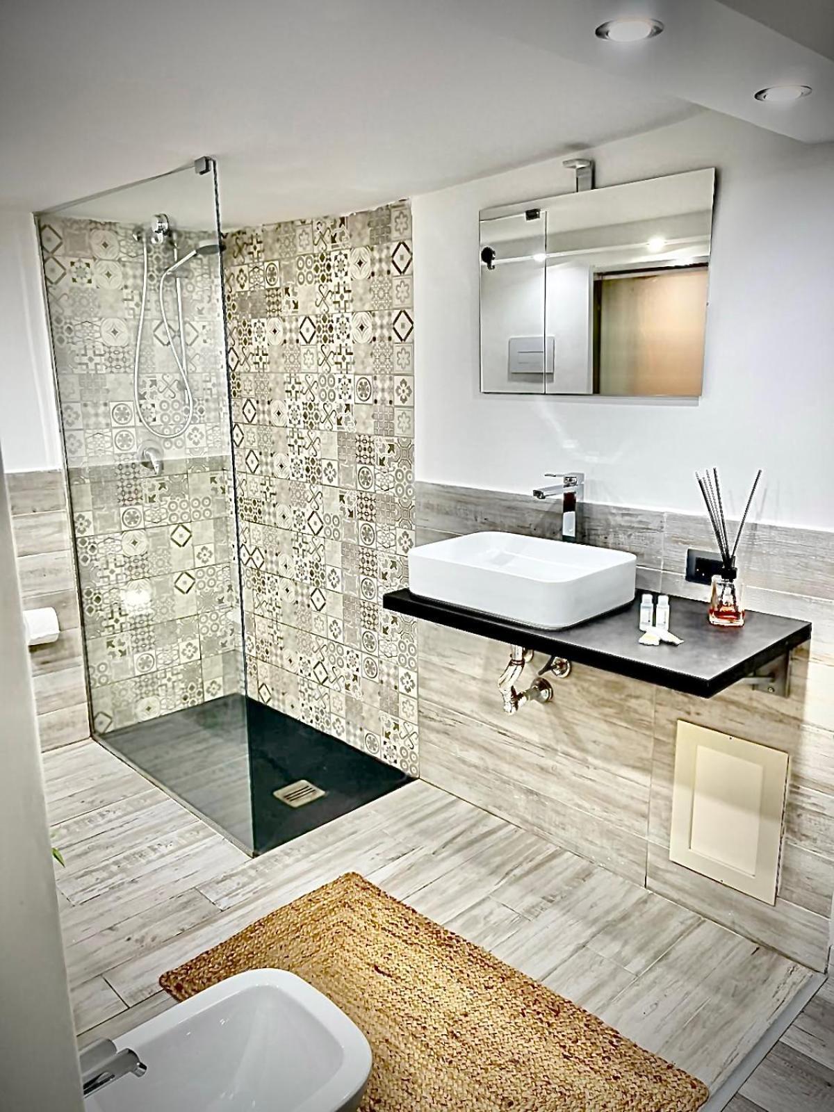Stationsuite N5 Spa Privata Idromassaggio & Wifi Zona Centrale Vicino Alla Stazione Palermo Exterior foto