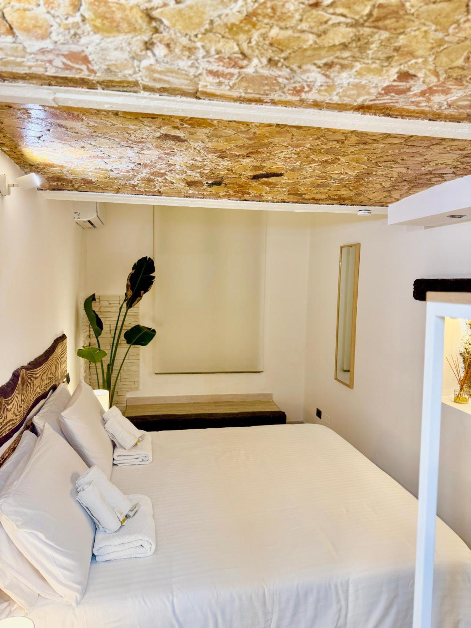 Stationsuite N5 Spa Privata Idromassaggio & Wifi Zona Centrale Vicino Alla Stazione Palermo Exterior foto